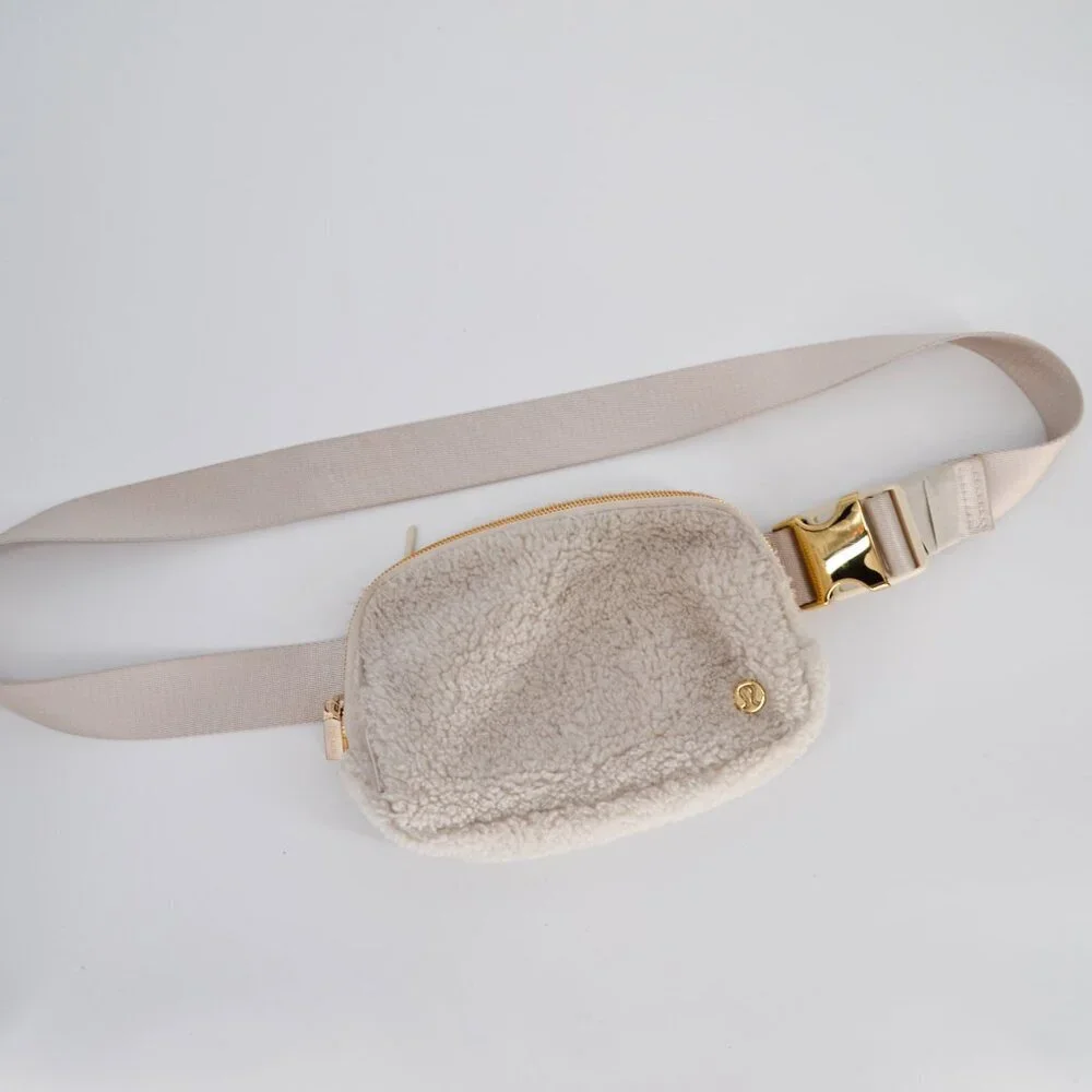 Lululemon Everywhere Belt Bag 1L Fleece Fanny Pack Adjustable Strap in White